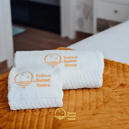 Dom wakacyjny Yellow Sweet - Maria E Beatriz