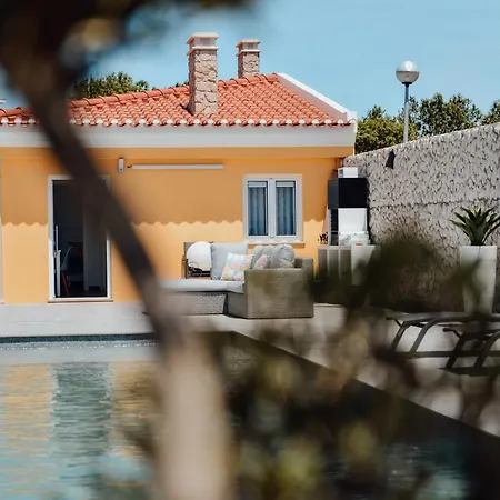 Yellow Sweet - Maria E Beatriz *