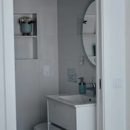 Yellow Sweet - Maria E Beatriz Nyaraló *