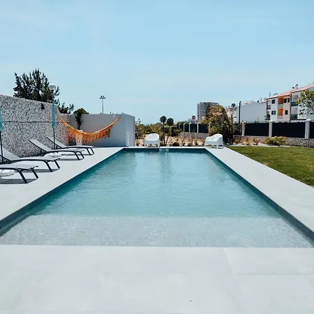 Yellow Sweet - Maria E Beatriz