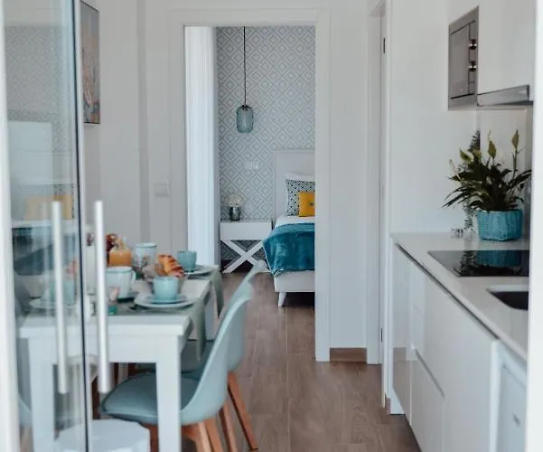 Yellow Sweet - Maria E Beatriz