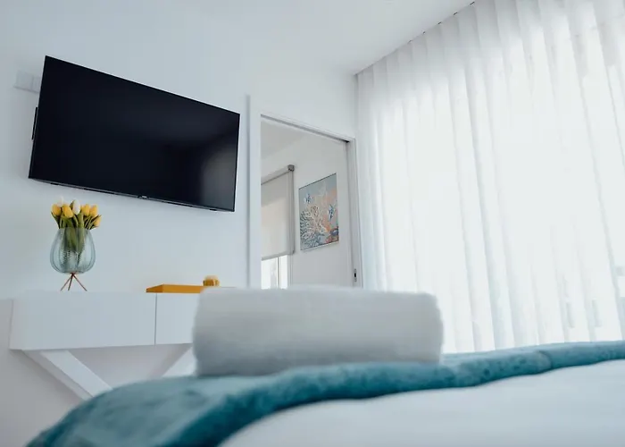 Yellow Sweet - Maria E Beatriz * Nazare